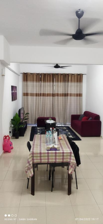 D'Zara Homestay Sepang Eksteriør billede